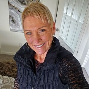 Meet your Posher, Laura